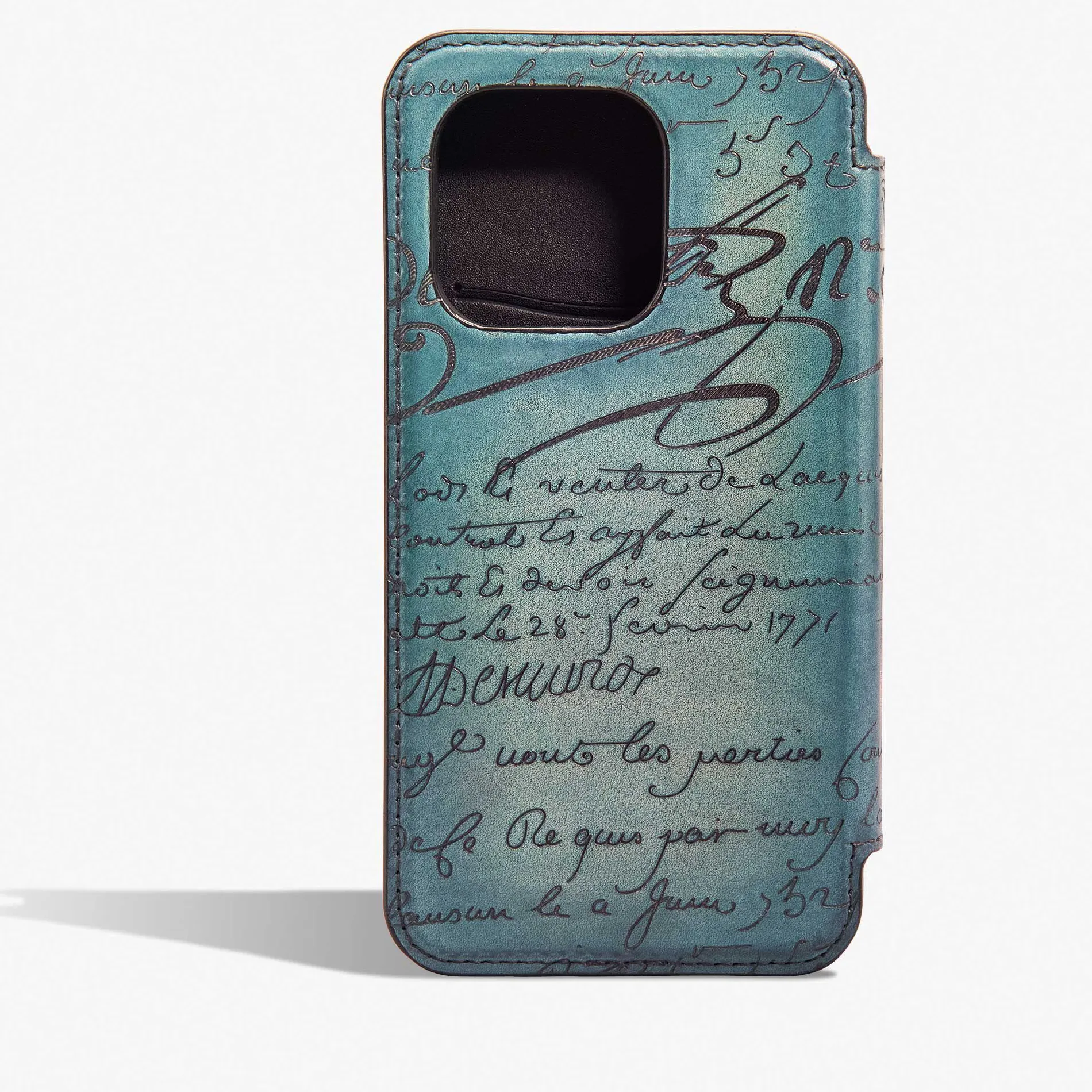 Berluti Étui iPhone 15 Pro Folio En Cuir Scritto | Housses & Étuis | Objets, High-tech & Lifestyle