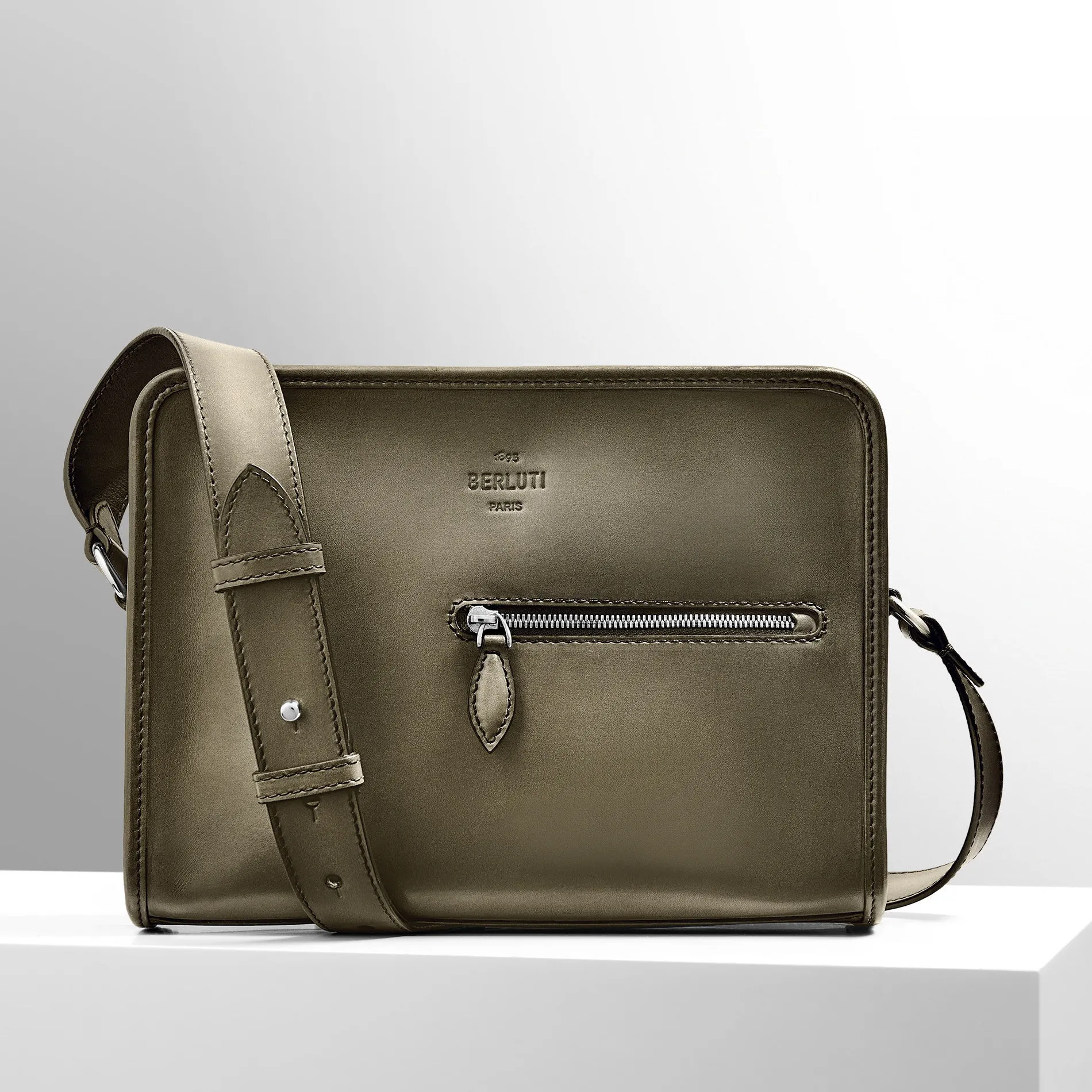 Berluti Sac Bandouli&egrave;re Journalier Xs En Cuir | Sacs Bandoulière