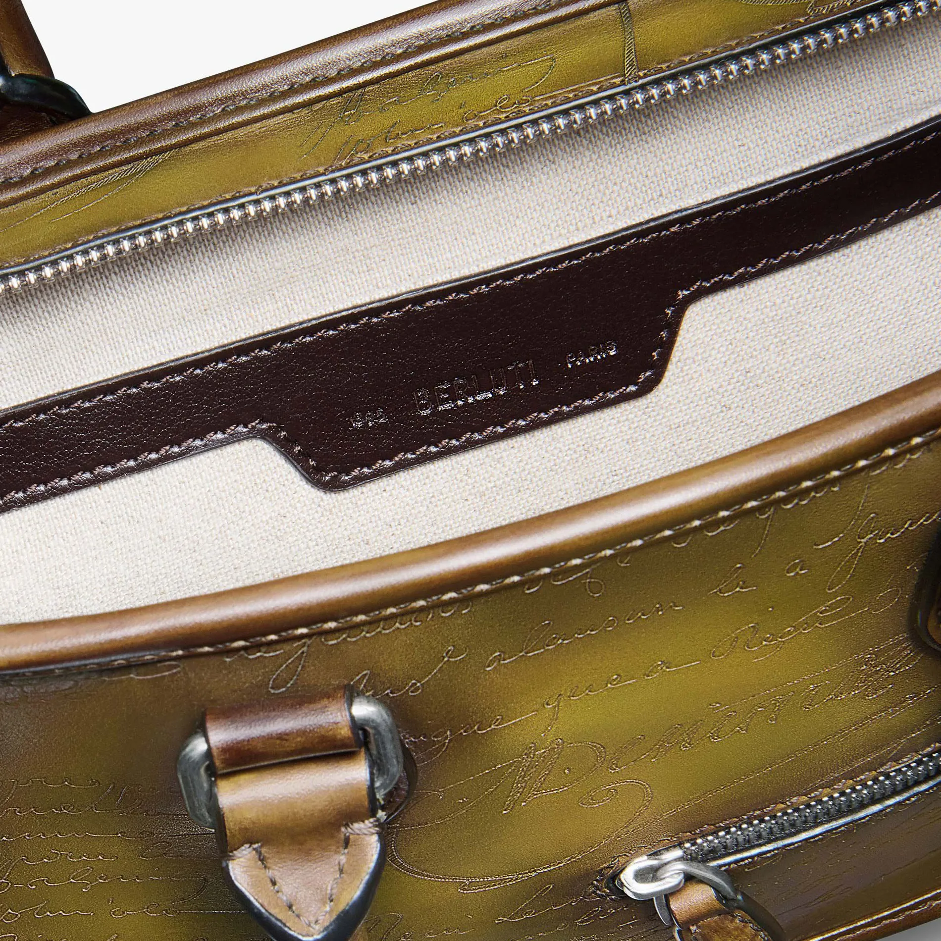Berluti Sac Bandouli&egrave;re Un Jour Gulliver En Cuir Scritto | Sacs Bandoulière | Pochettes